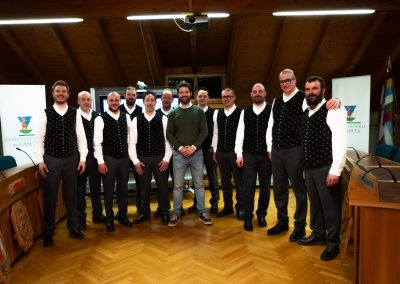 inaugurazione Aisicuda Ladina 2024 immagine del gruppo corale Coro Nosc